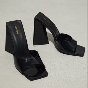 PrettyLittleThing Black Patent Triangle High Block Heel Mules